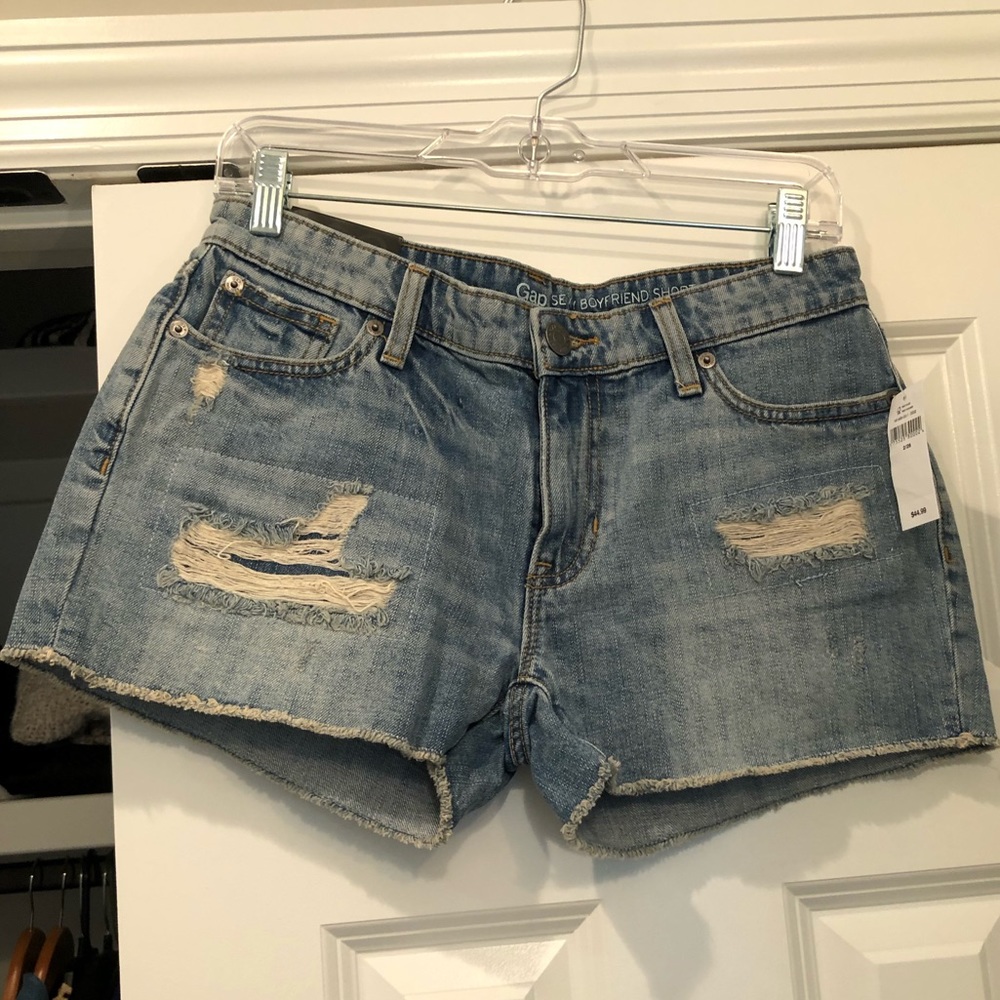Gap Sexy Boyfriend Short size 2/26
